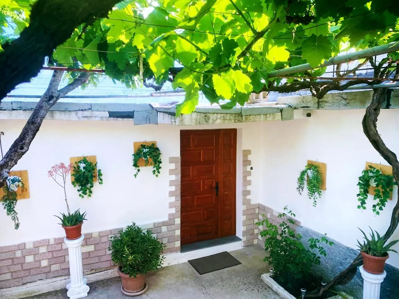 Aaron'S Guest House Gjirokaster