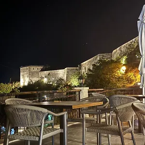Affittacamere With Castle View, Gjirokastër