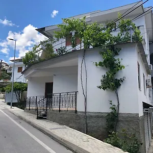Apartment Click, Gjirokaster